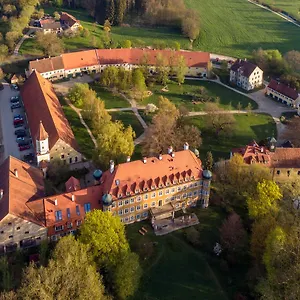 Szálloda Naturschlosshotel Blumenthal, Aichach